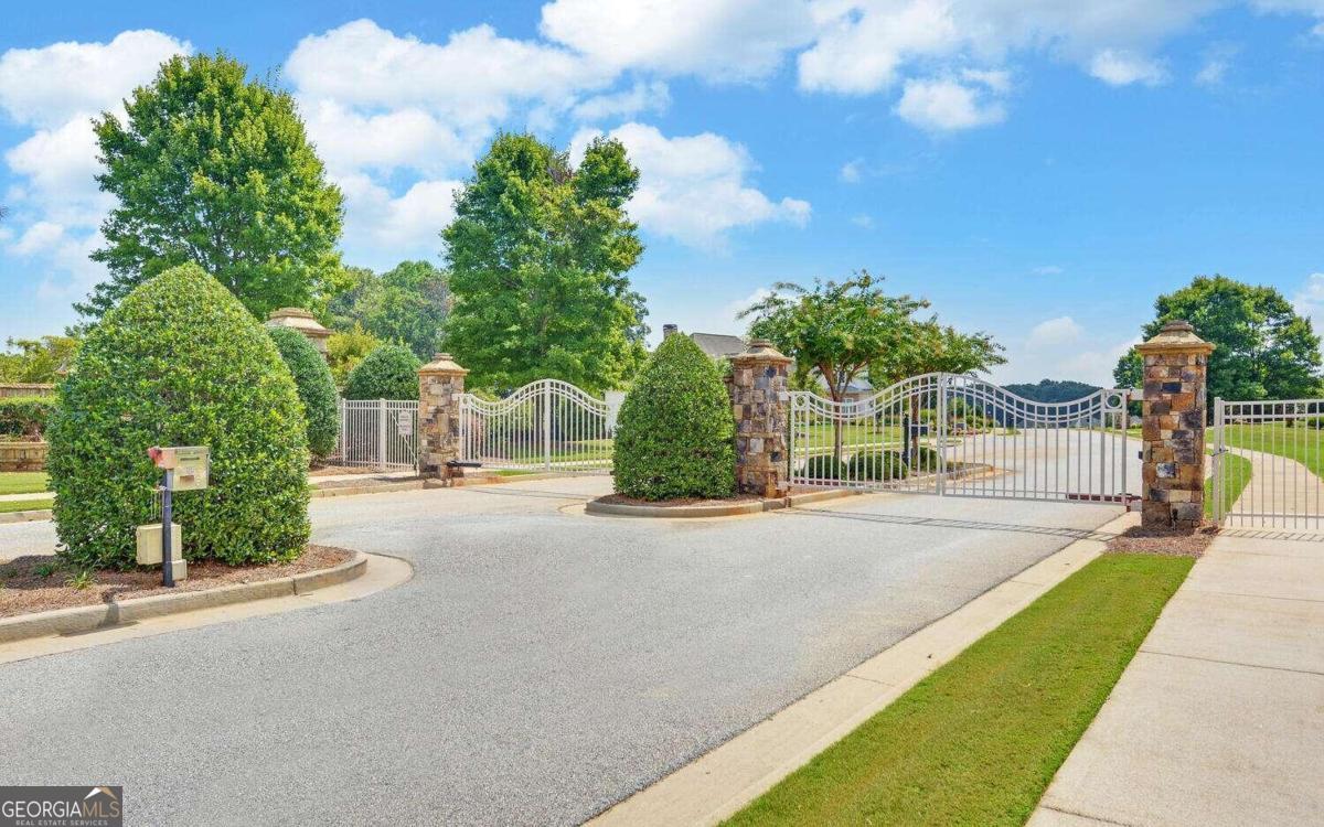 5427 Planting Field LN