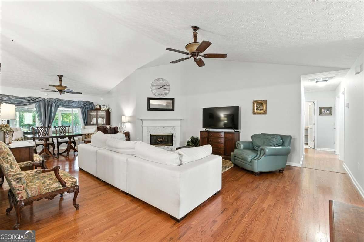 2951 Albright Cmns