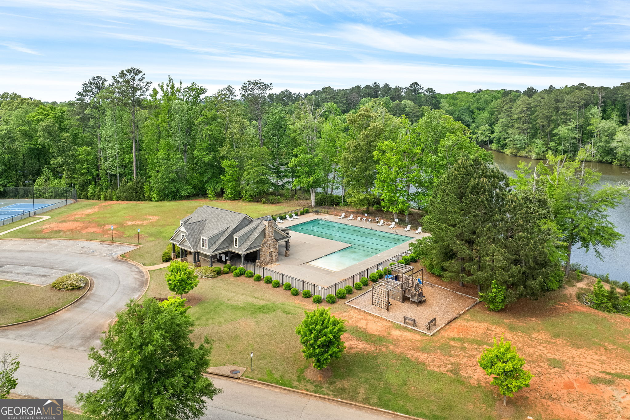 553 Lago CT
