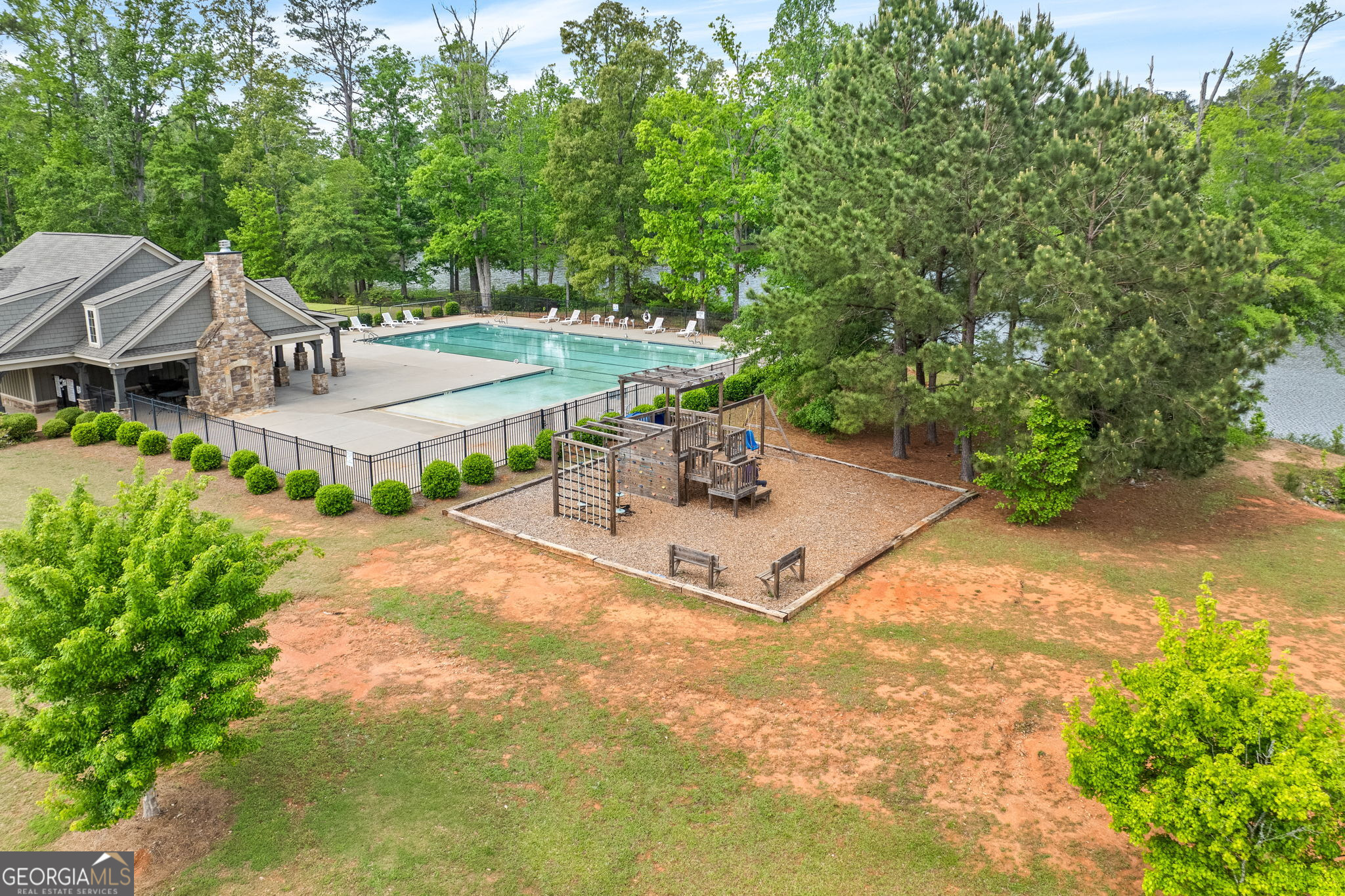 553 Lago CT