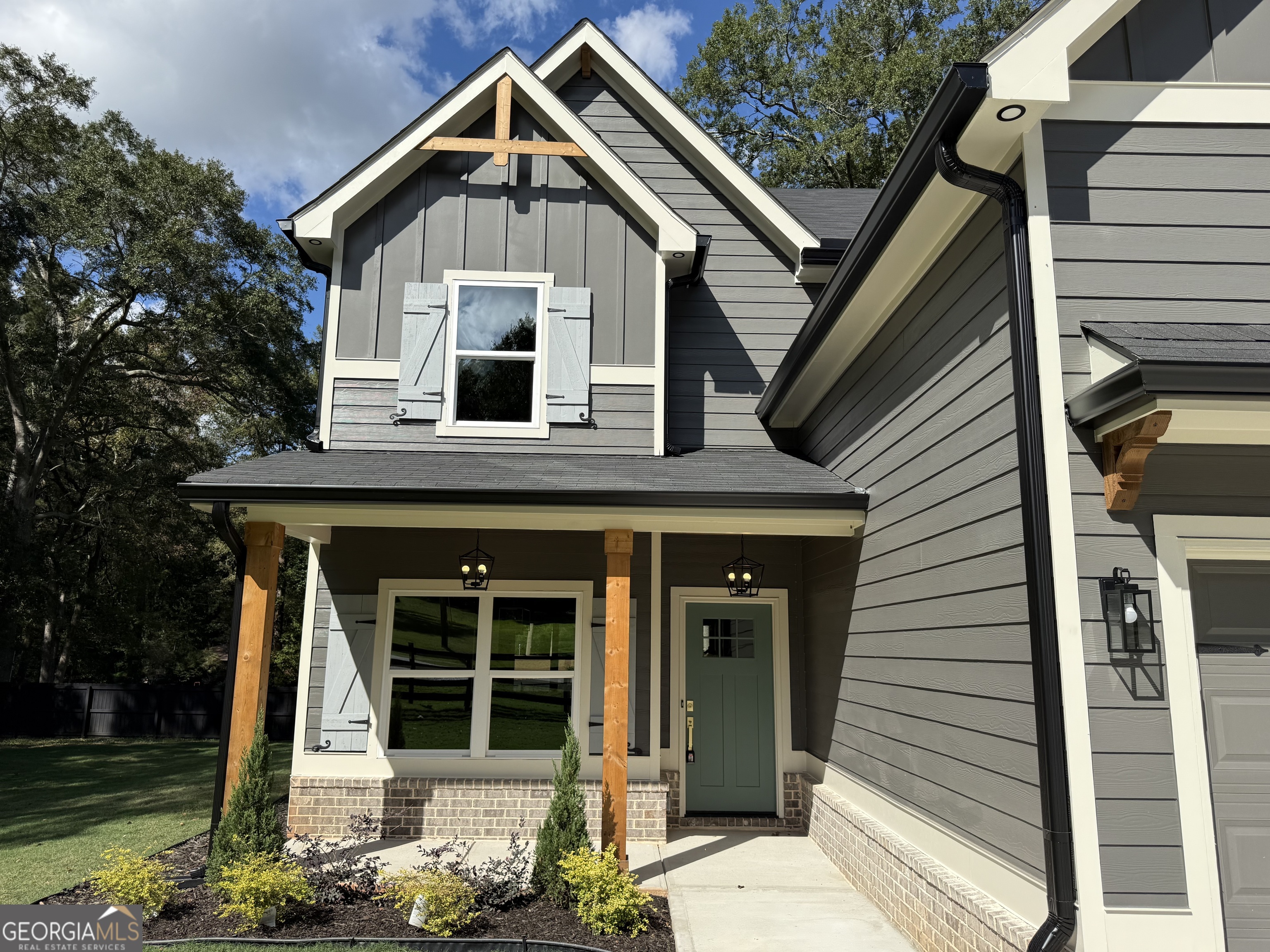 320 Pine Valley DR