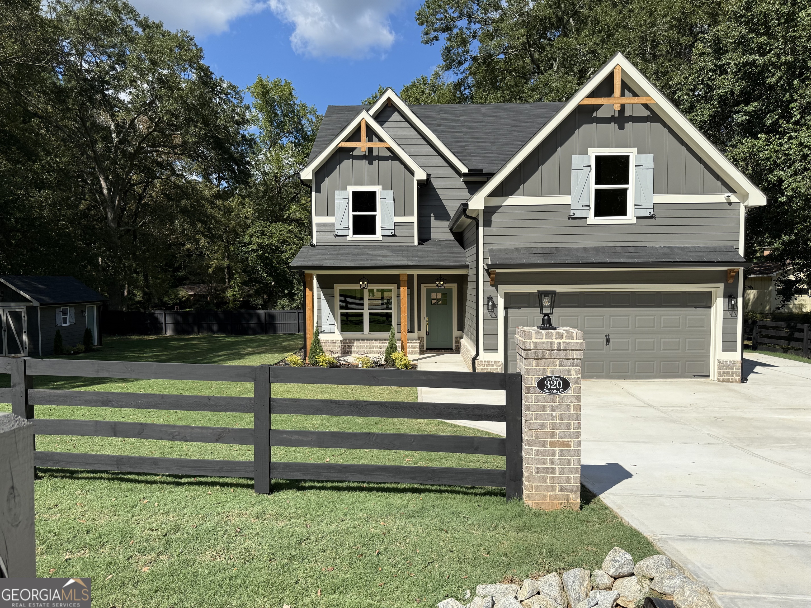 320 Pine Valley DR
