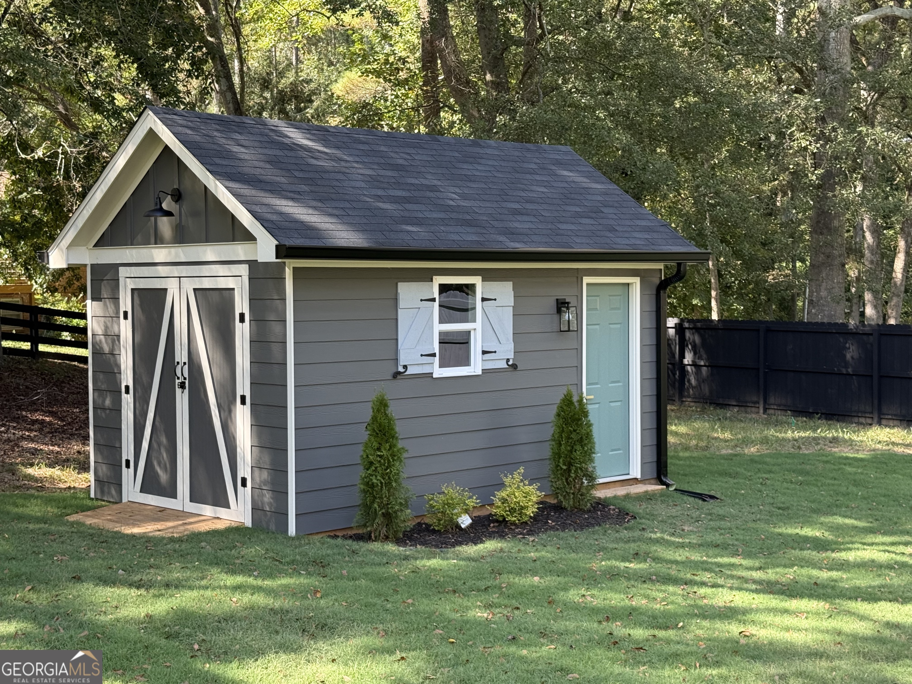 320 Pine Valley DR