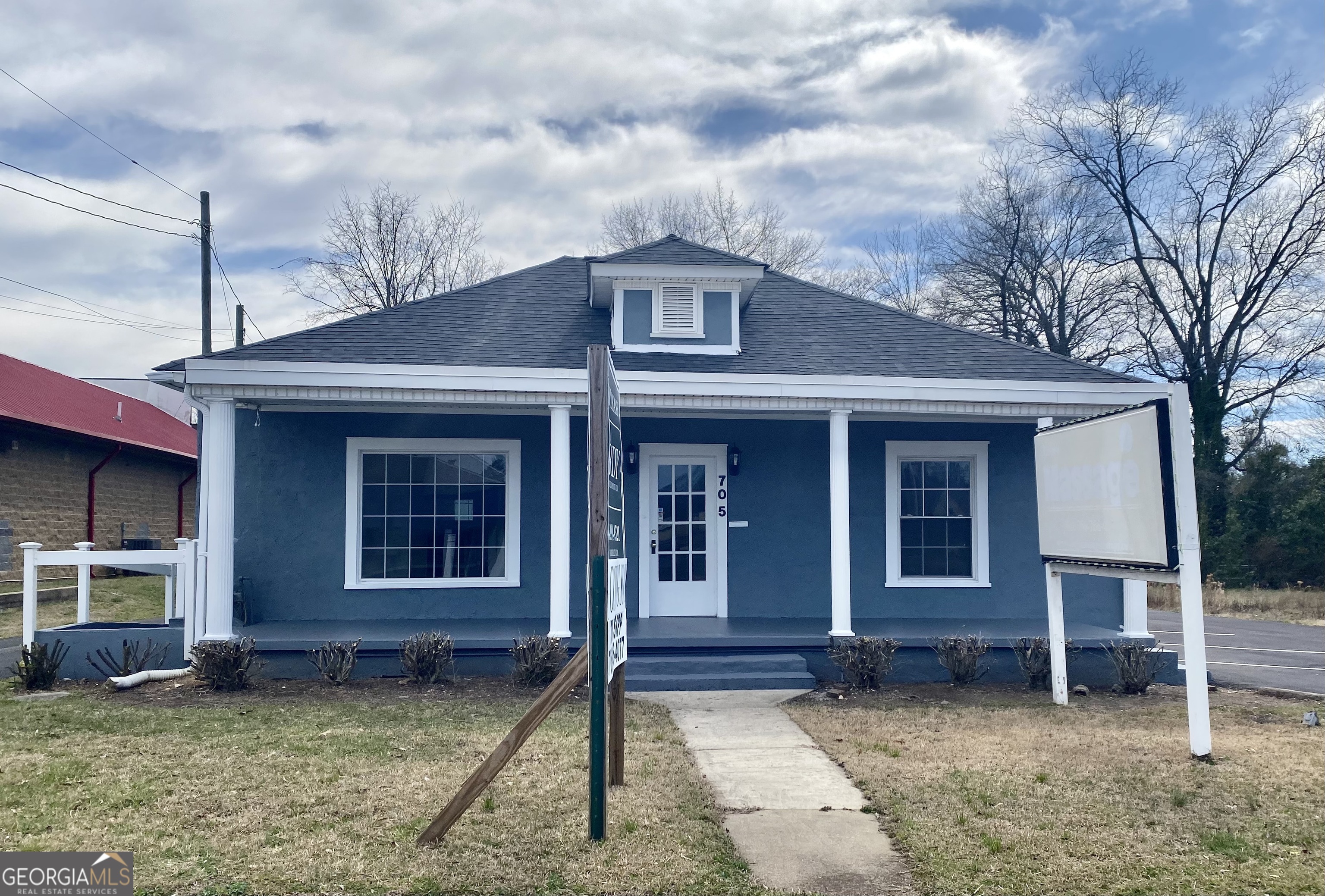 Prime office space on Shorter Ave across from Red Lobster. 3 miles to Broad St. and downtown. 5 office spaces a breakroom, two baths and pantry area. 10 parking spaces, handicap accessible. New driveway, roof and HVAC. Great space, check it out! Daily Traffic Count 30,000-35,000!