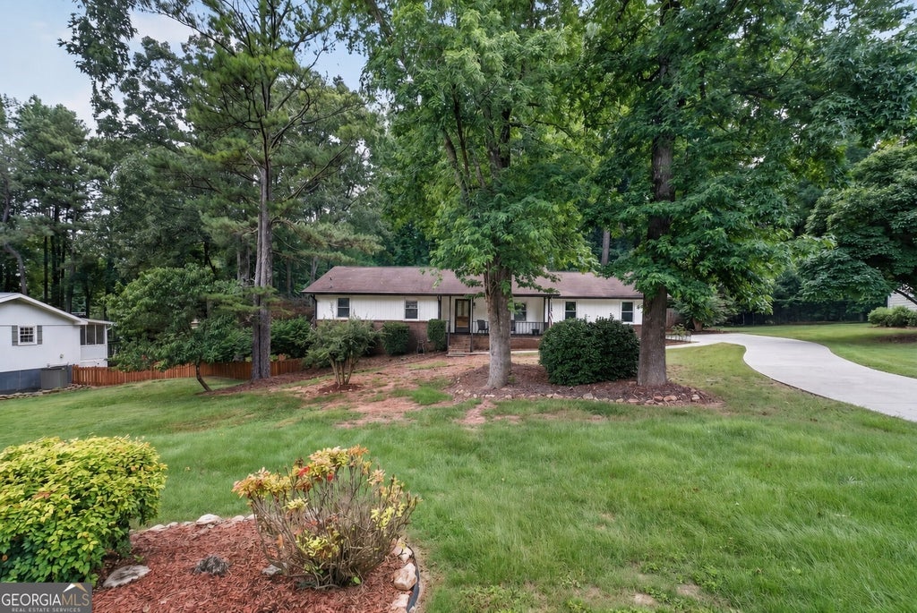 Photo of 286 Windmill Pointe, Lawrenceville, GA 30044 (MLS # 10794390)