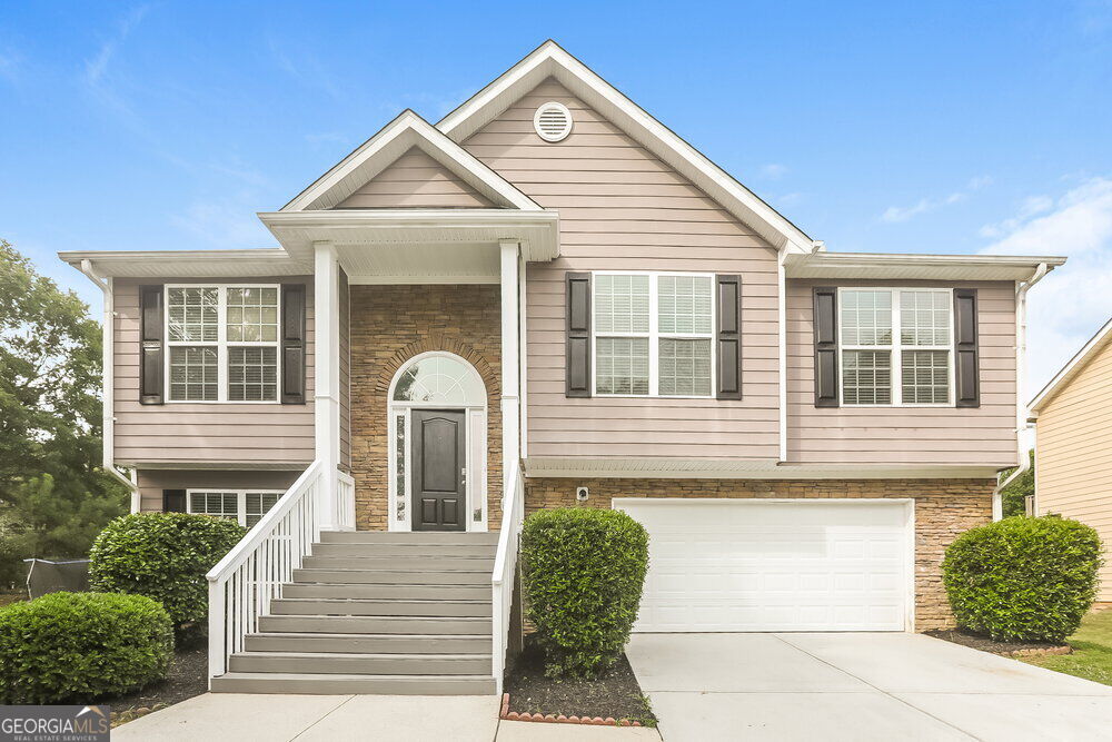 Photo of 2452 Temple View Drive, Snellville, GA 30078 (MLS # 10834300)