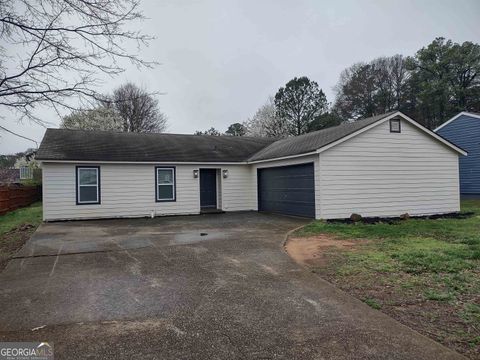 Single Family Residence in Morrow GA 5495 Reynolds Road Rd.jpg