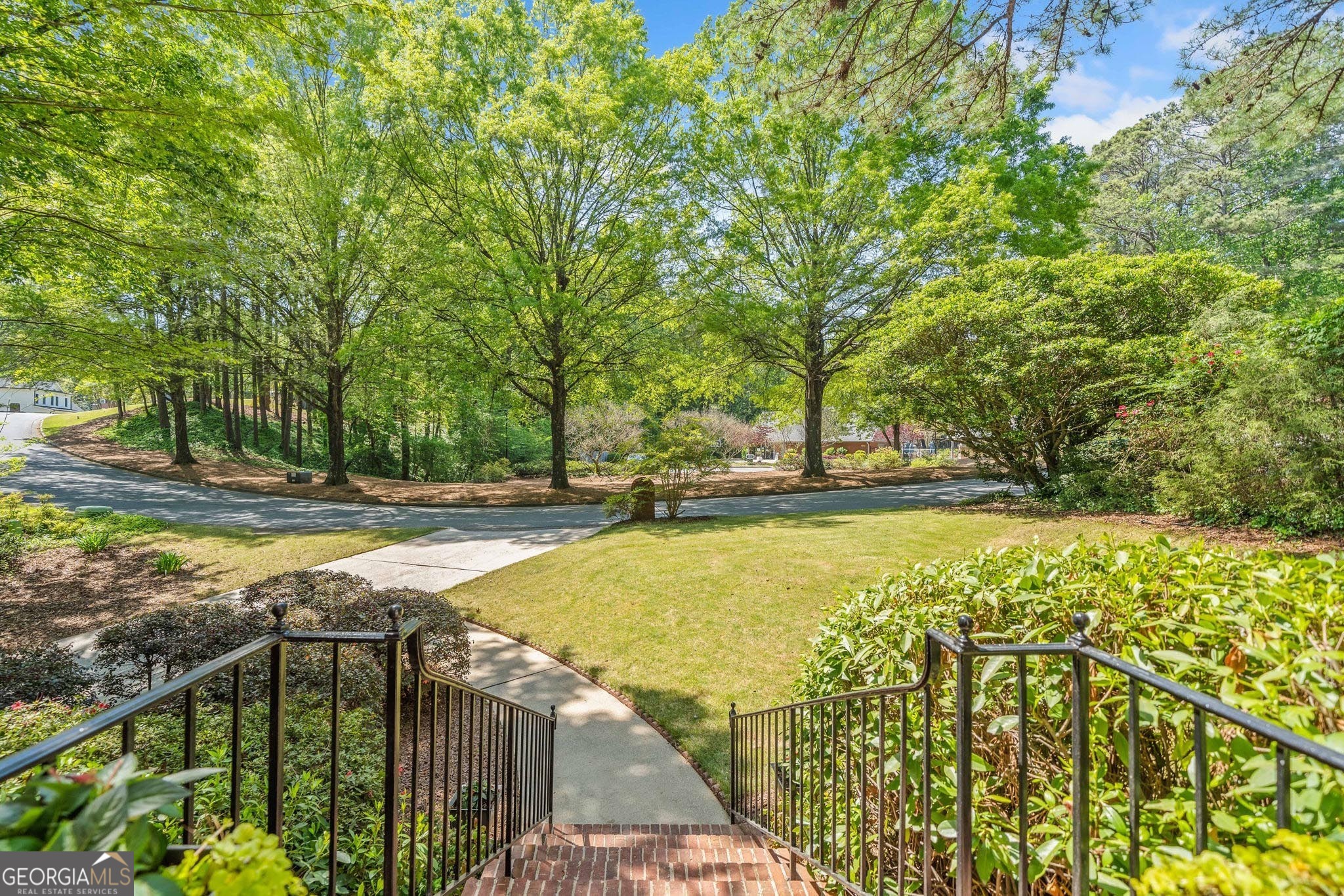 2885 Arborwoods DR