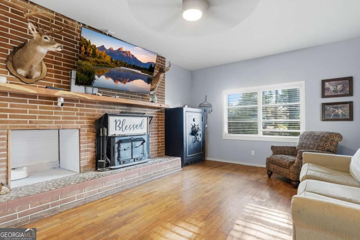 16 Martin RD SW