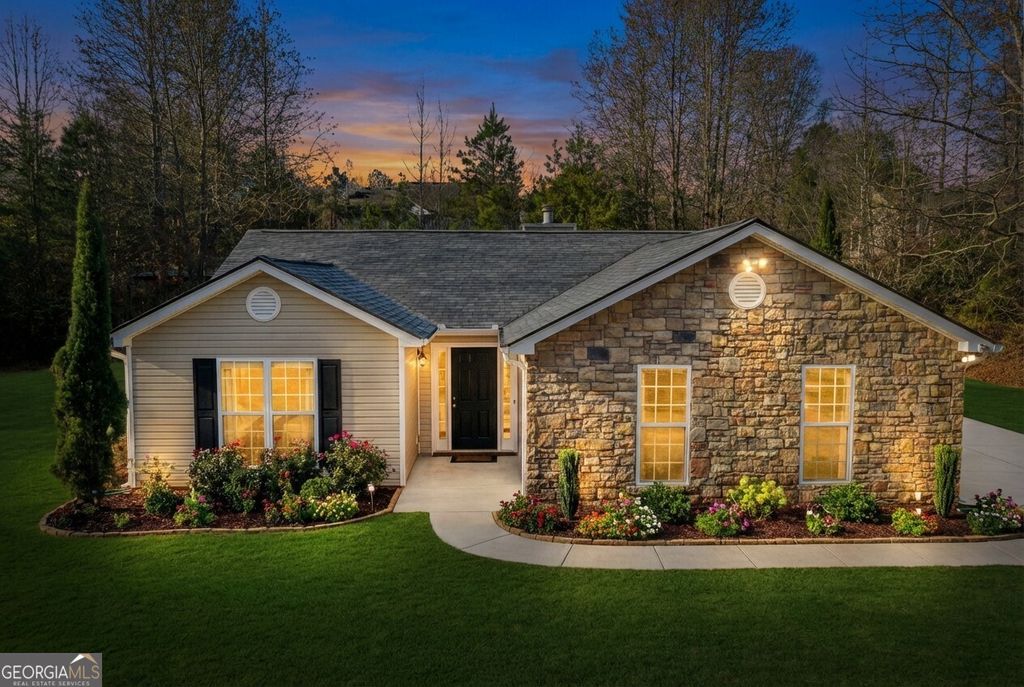 Photo of 520 Red Bud Lane, Mount Airy, GA 30563 (MLS # 10671325)