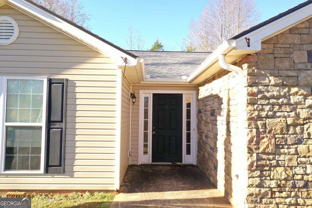 Photo of 520 Red Bud Lane, Mount Airy, GA 30563 (MLS # 10671325)