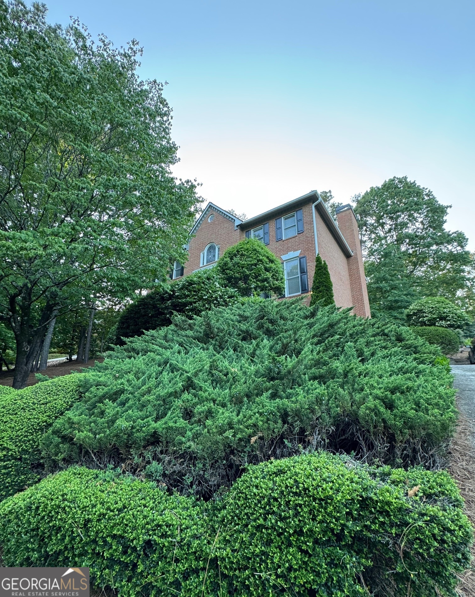 990 Azalea DR