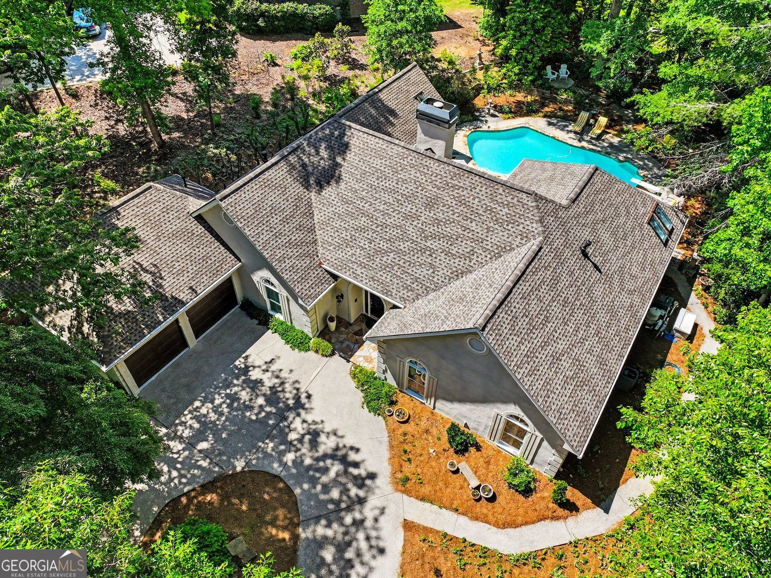 2565 Fairview DR