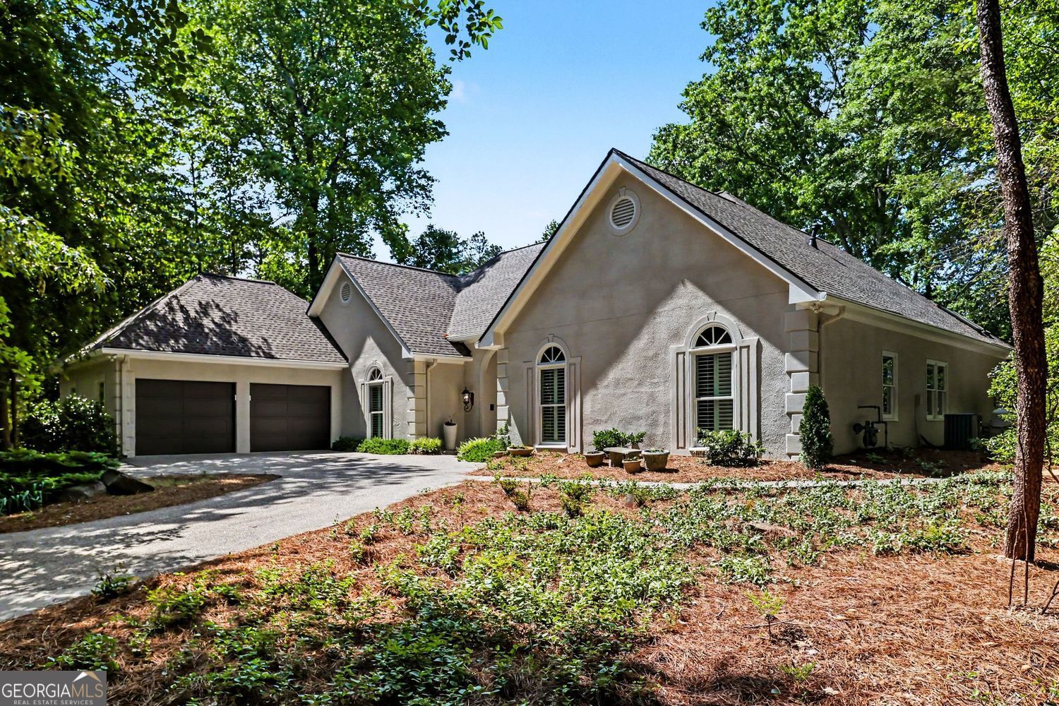 2565 Fairview DR