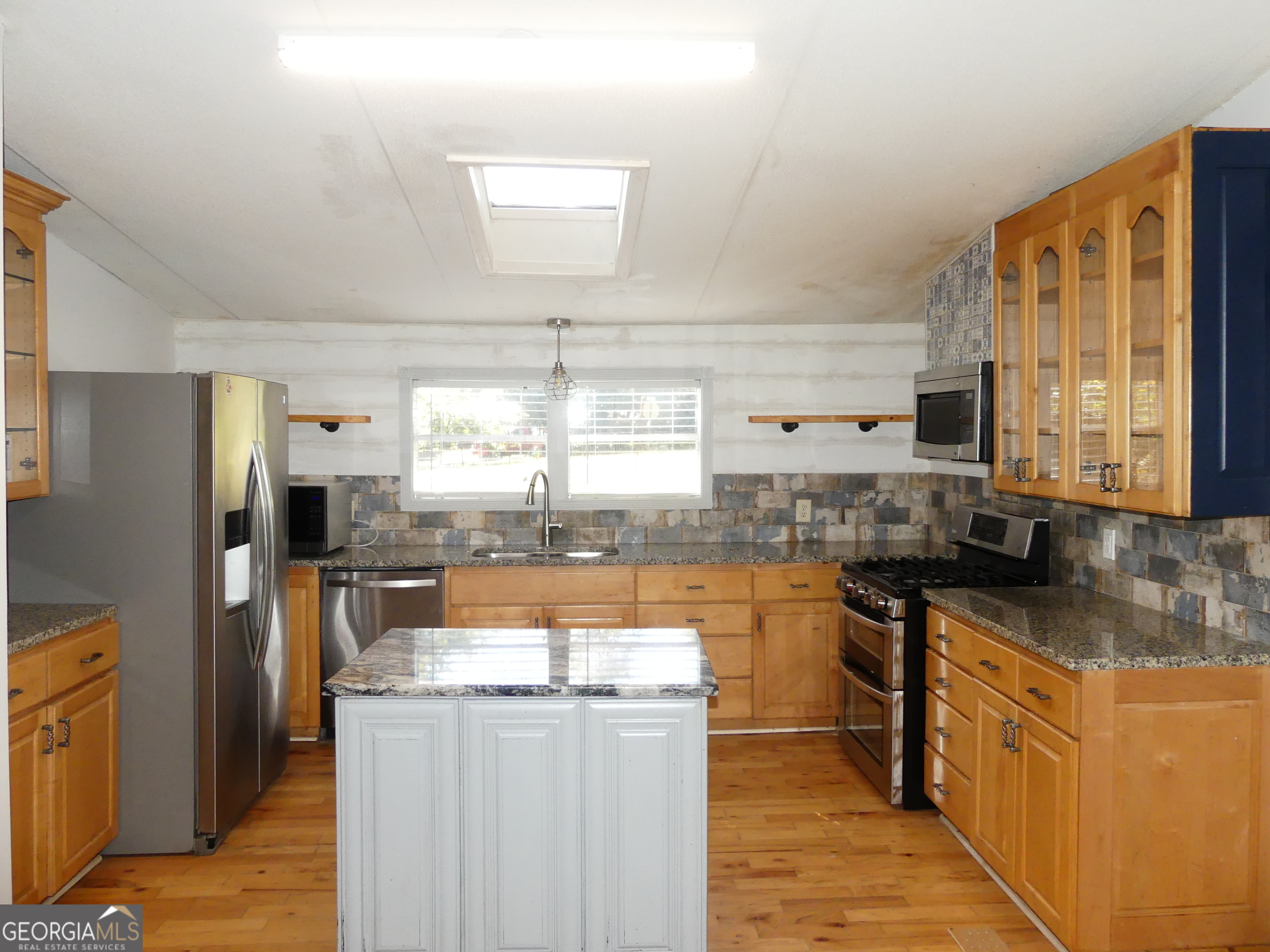 7012 Blueberry RDG SE