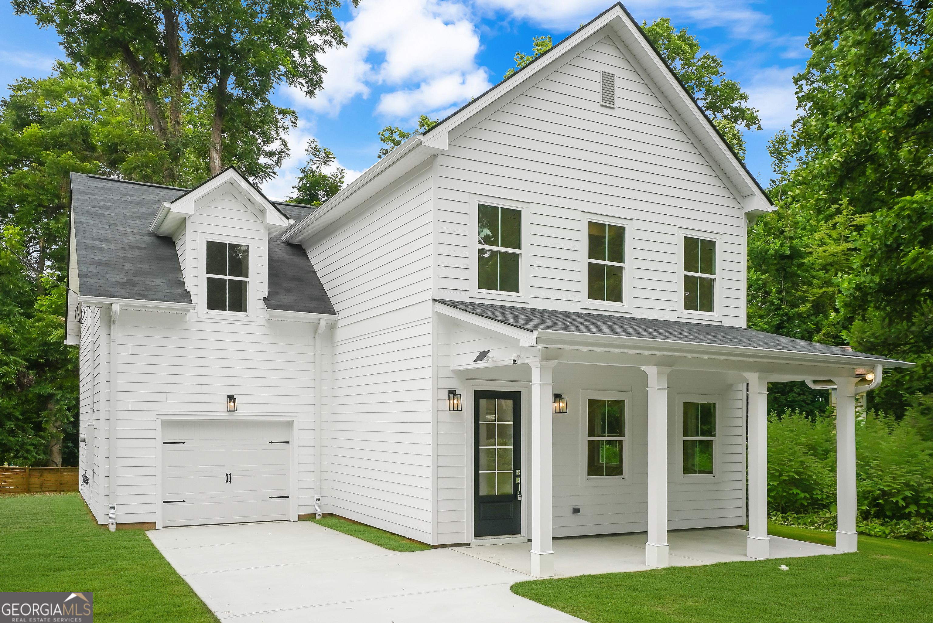 154 Stanhope Cir NW