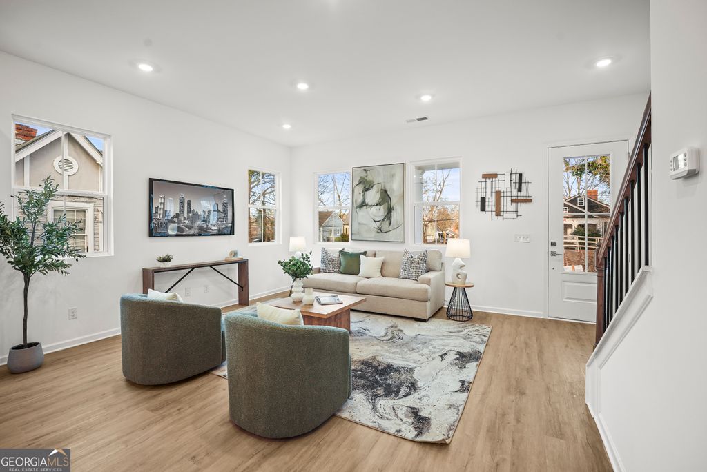 Photo of 154 Stanhope Cir NW, Atlanta, GA 30314 (MLS # 10789625)