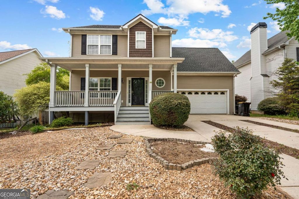 Photo of 38 Roxbury Lane, Newnan, GA 30265 (MLS # 10726335)