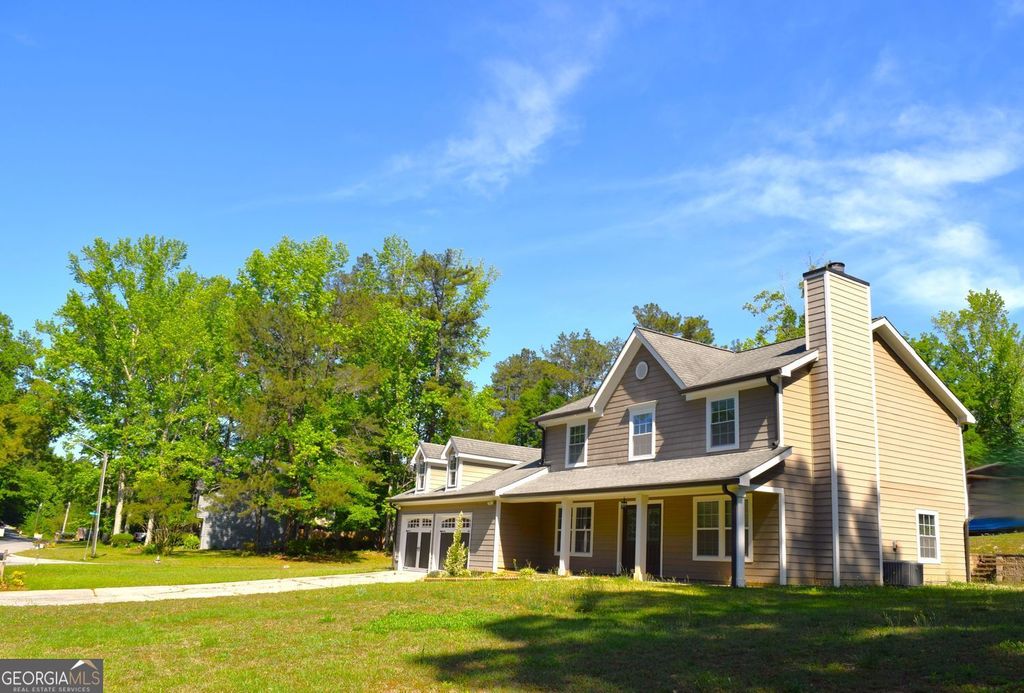 Photo of 2554 RED BARN Road SW, Marietta, GA 30064 (MLS # 10764866)
