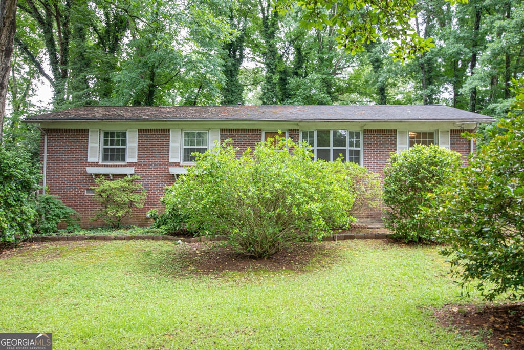 Photo of 442 Stonewood Drive, Stone Mountain, GA 30087 (MLS # 10827661)