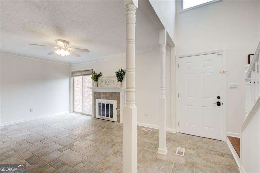 3604 Stonewall CT SE