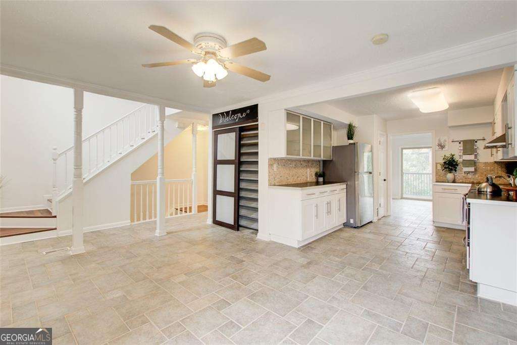 3604 Stonewall CT SE