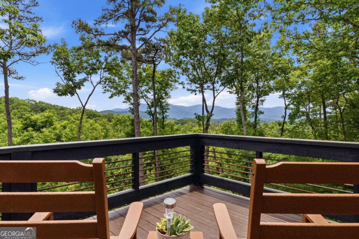 Some views stop you in your tracks.. and this is one of them! Tucked i – image 32