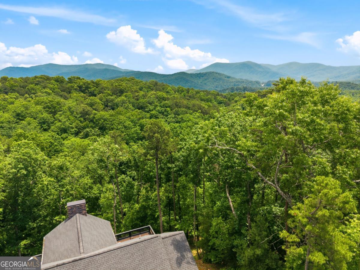Some views stop you in your tracks.. and this is one of them! Tucked i – image 90