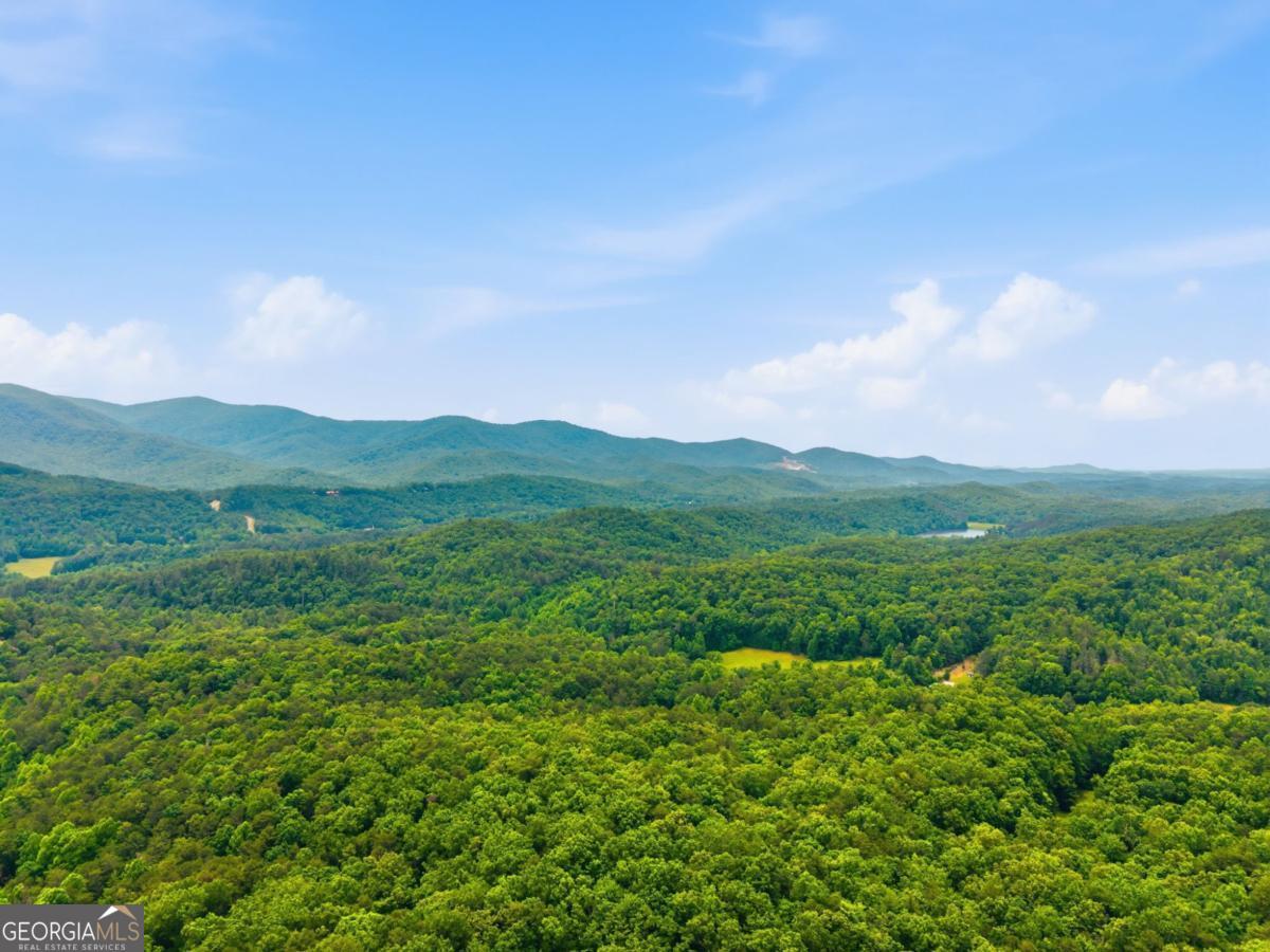 Some views stop you in your tracks.. and this is one of them! Tucked i – image 93