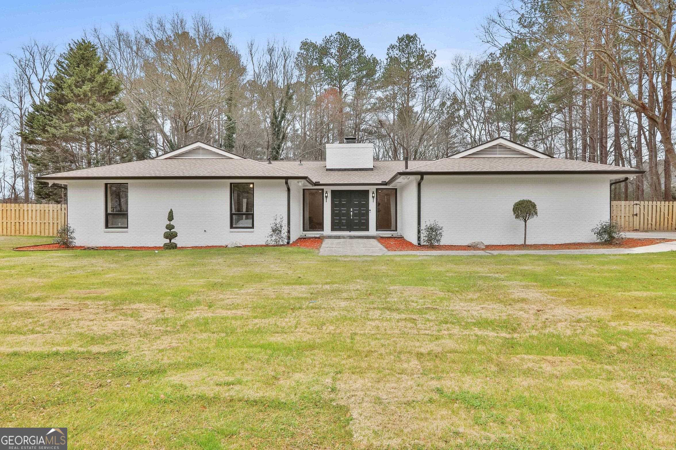 558 Kenwood RD FURNISHED/UTILITIES