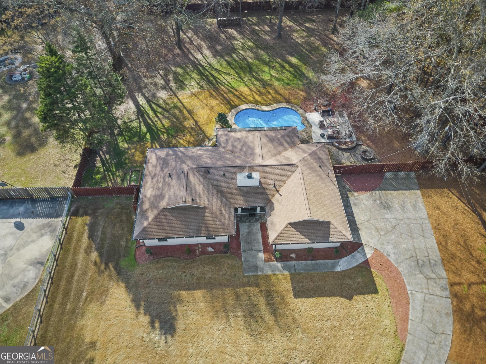 558 Kenwood RD FURNISHED/UTILITIES
