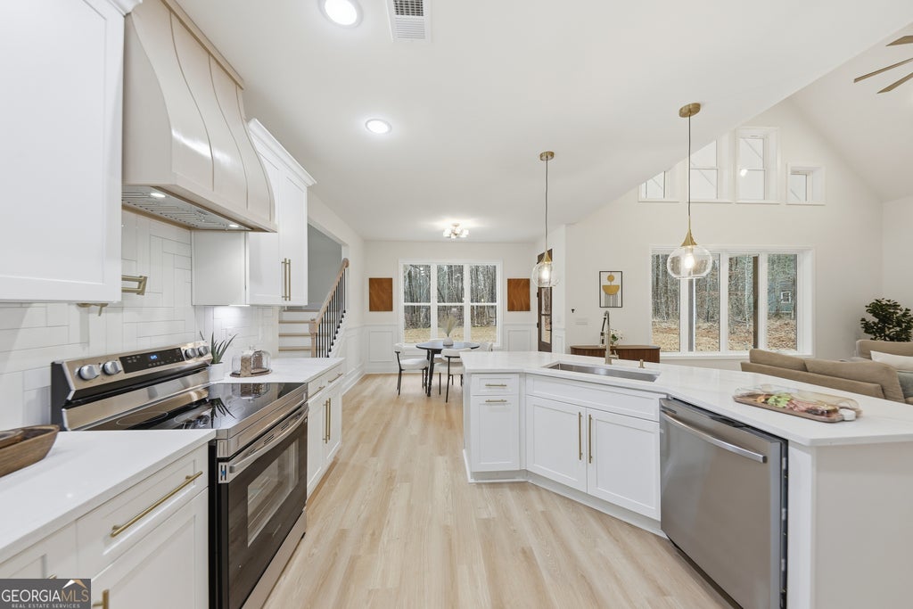 Photo of 370 Harbour Shores Drive, Jackson, GA 30233 (MLS # 10793023)
