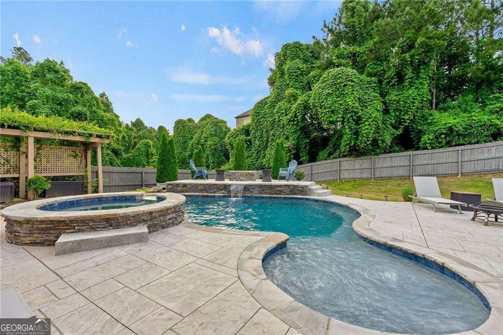 108 Fountain Oak