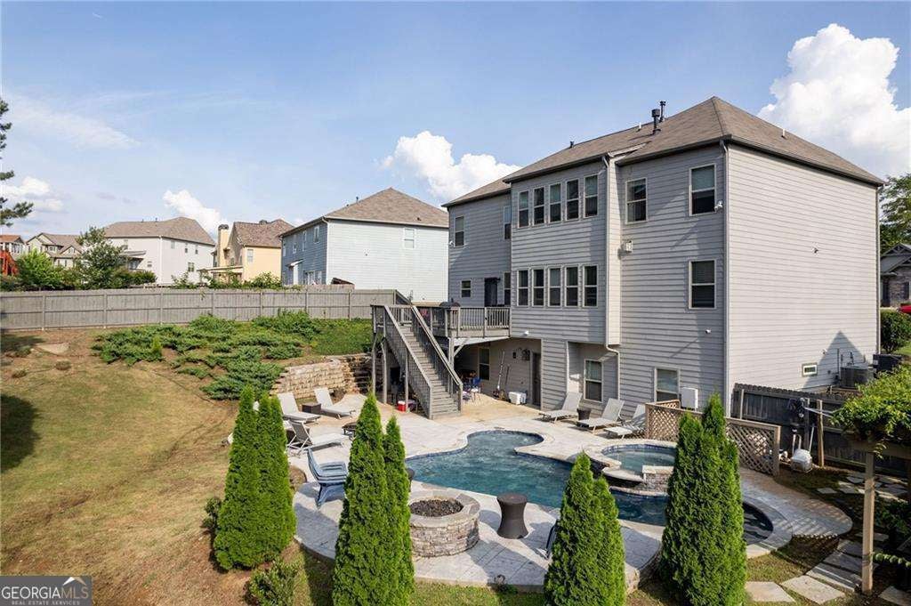 108 Fountain Oak