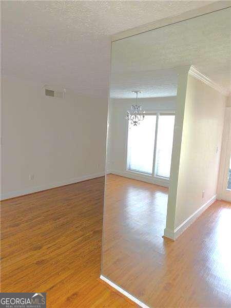 605 Woodcliff DR