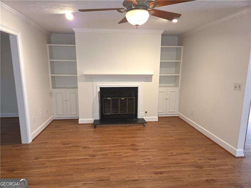 605 Woodcliff DR