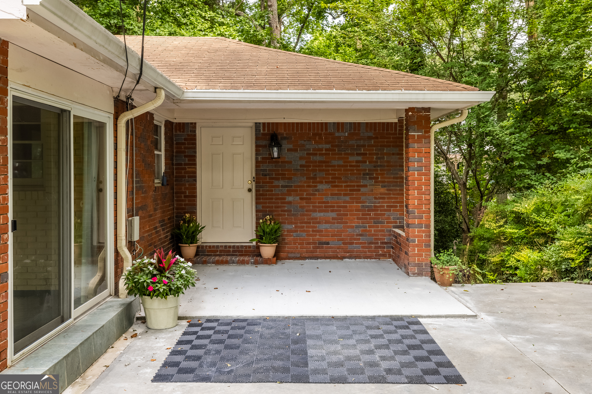 1102 Rogeretta DR NE