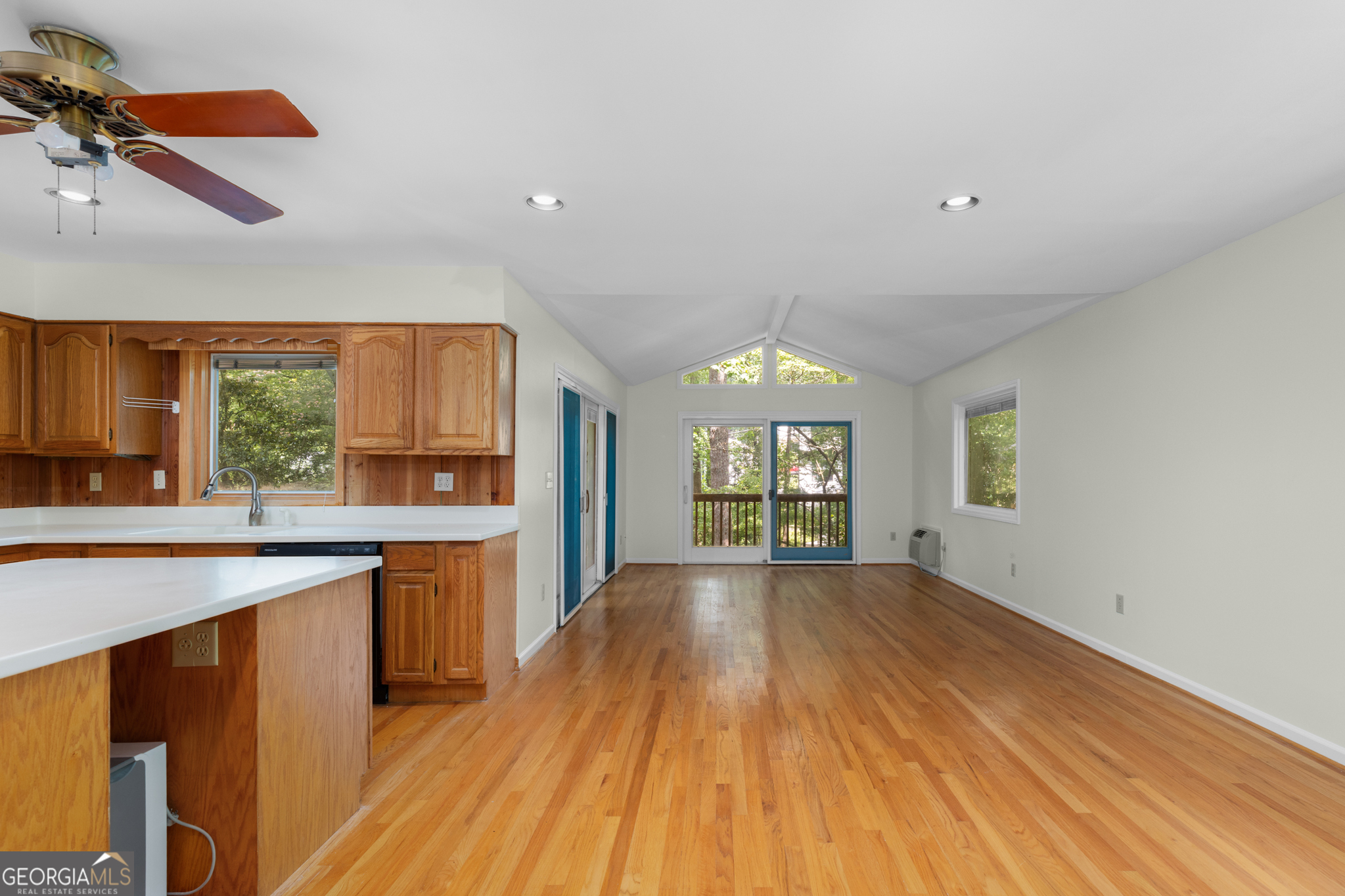 1102 Rogeretta DR NE