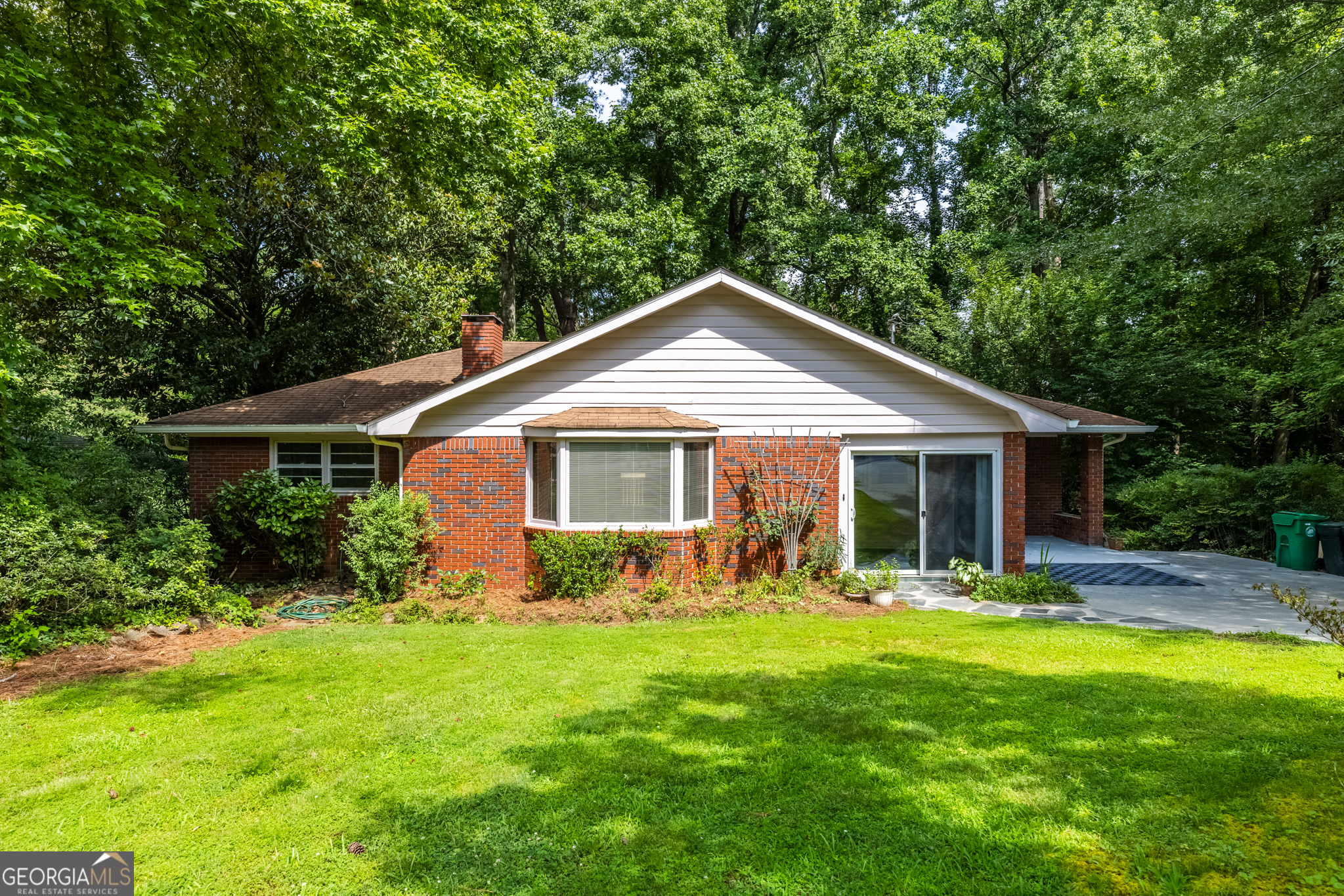 1102 Rogeretta DR NE