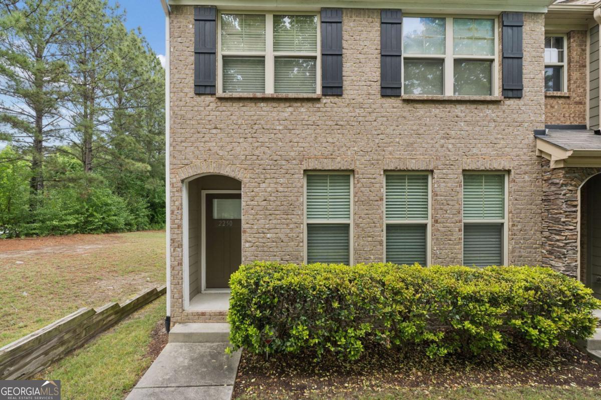2250 Whiteoak DR SE