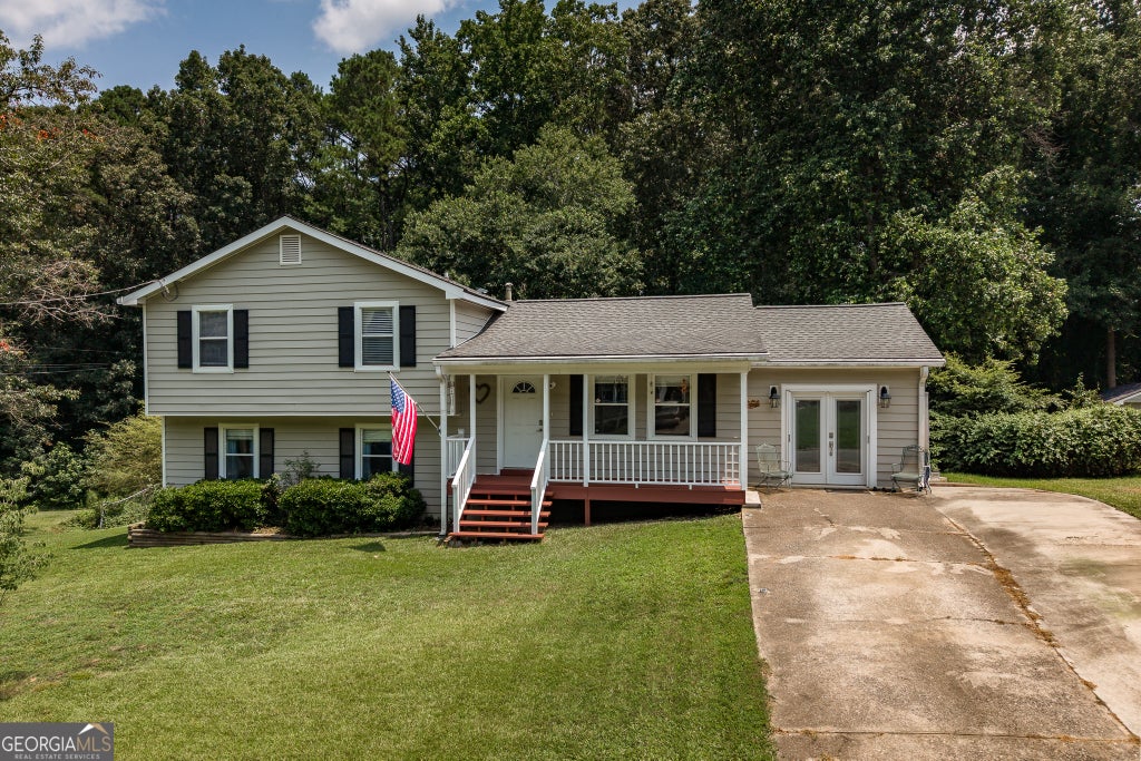 Photo of 2665 Oak Log Way, Buford, GA 30519 (MLS # 10816997)