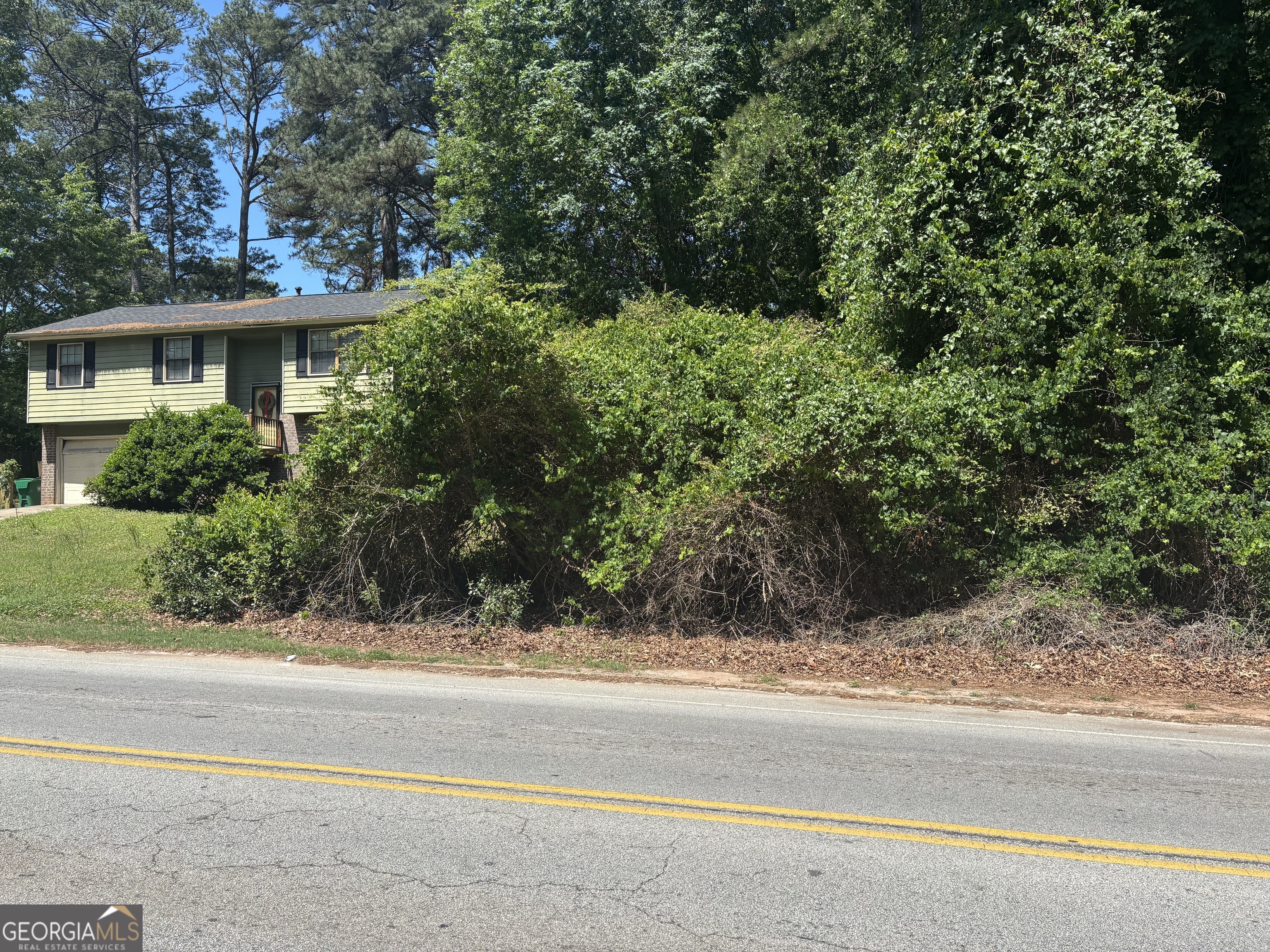 1689 Peachcrest RD