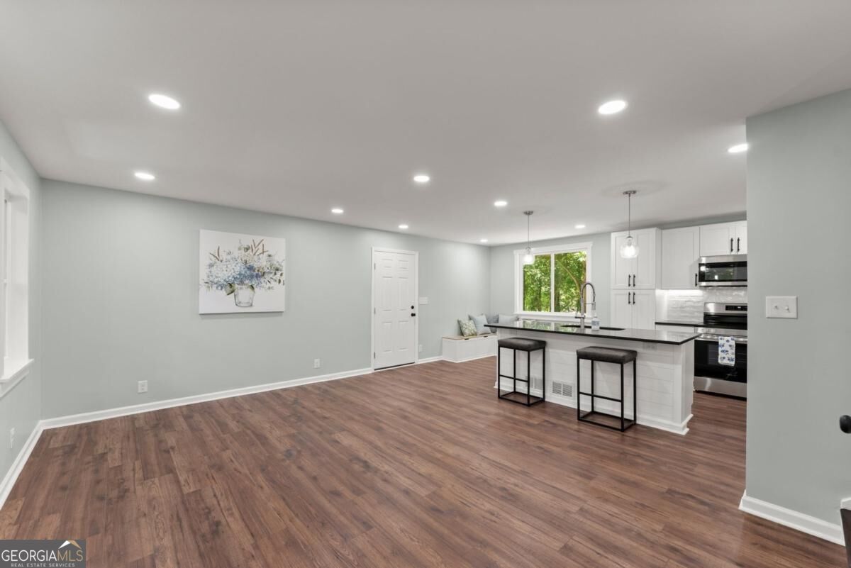 381 Plantation BLVD
