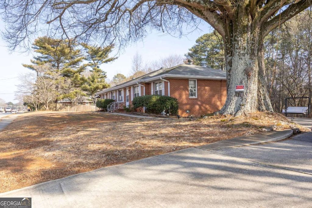 Photo of 2041 Austell Road SW, Marietta, GA 30008 (MLS # 10687322)