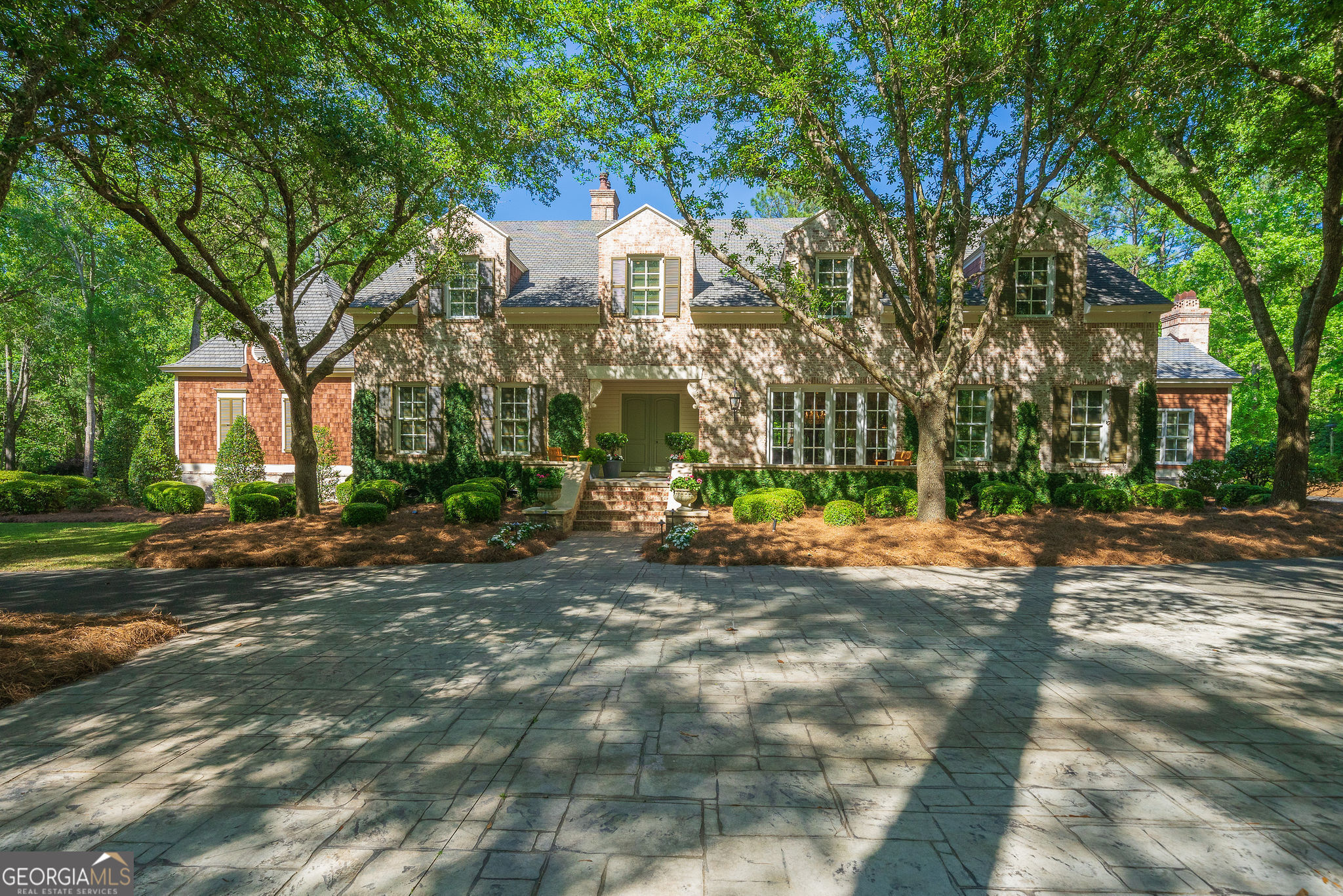 4524 Robert DR