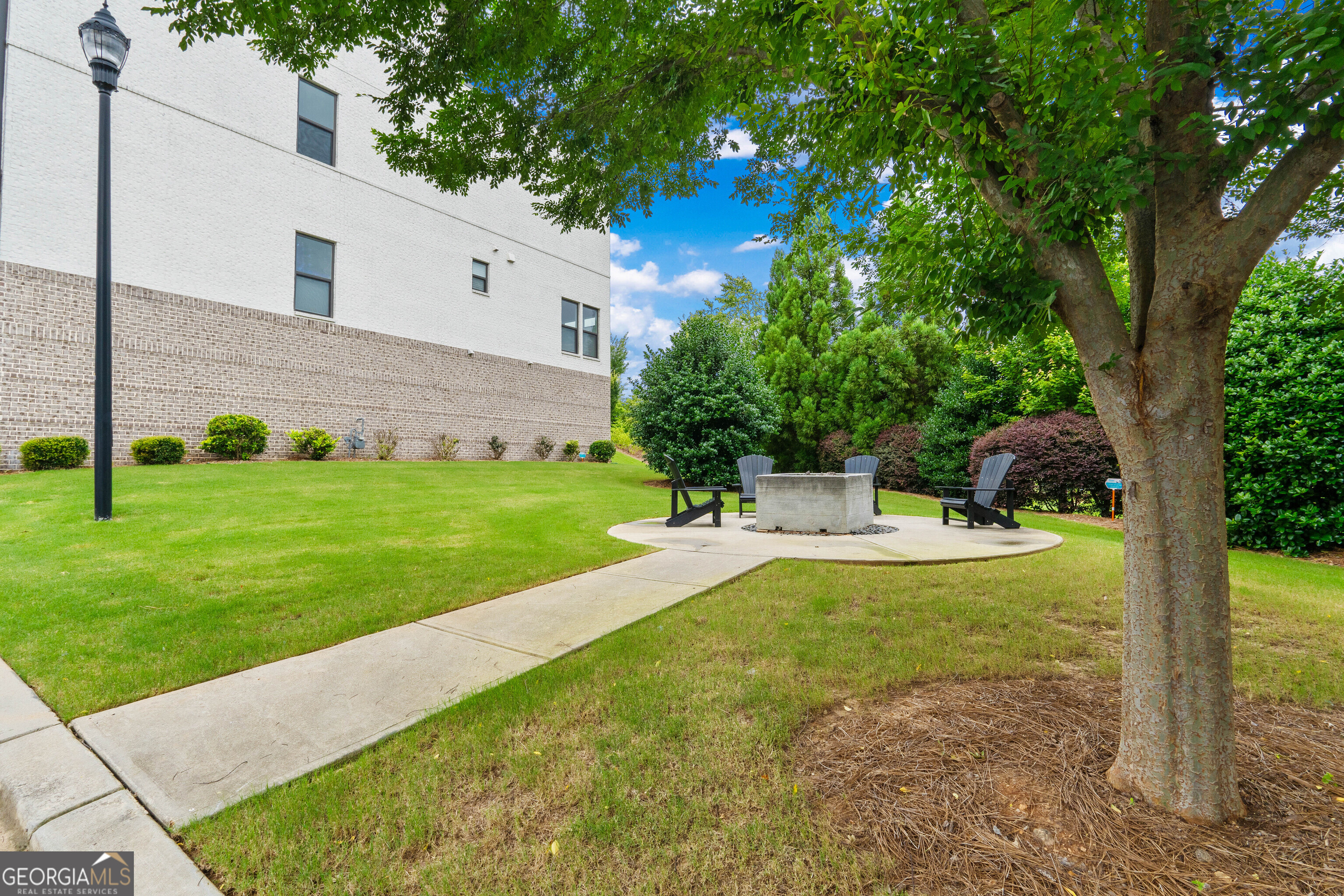 2118 Iverson DR SE