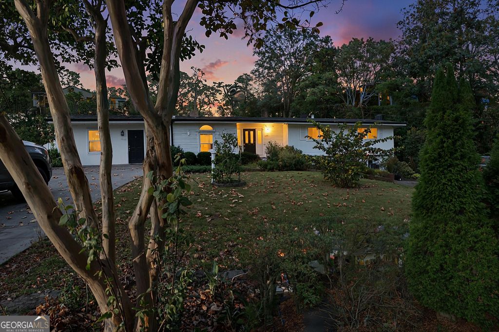 Photo of 1033 Sandalwood Drive, Lawrenceville, GA 30043 (MLS # 10633193)