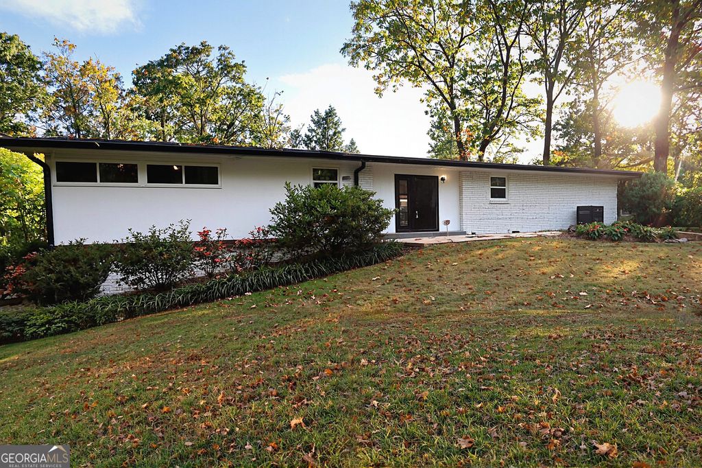 Photo of 1033 Sandalwood Drive, Lawrenceville, GA 30043 (MLS # 10633193)