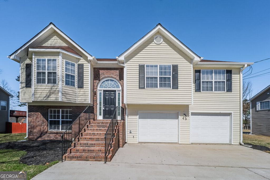 Photo of 2710 Luke Drive, Ellenwood, GA 30294 (MLS # 10753284)