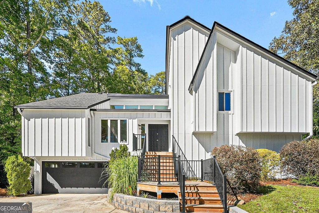 Photo of 3031 Alberta Drive, Marietta, GA 30062 (MLS # 10875854)